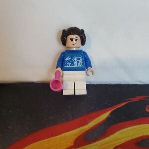 LEGO Star Wars Princess Leia in Holiday Sweater Minifigure from 75395